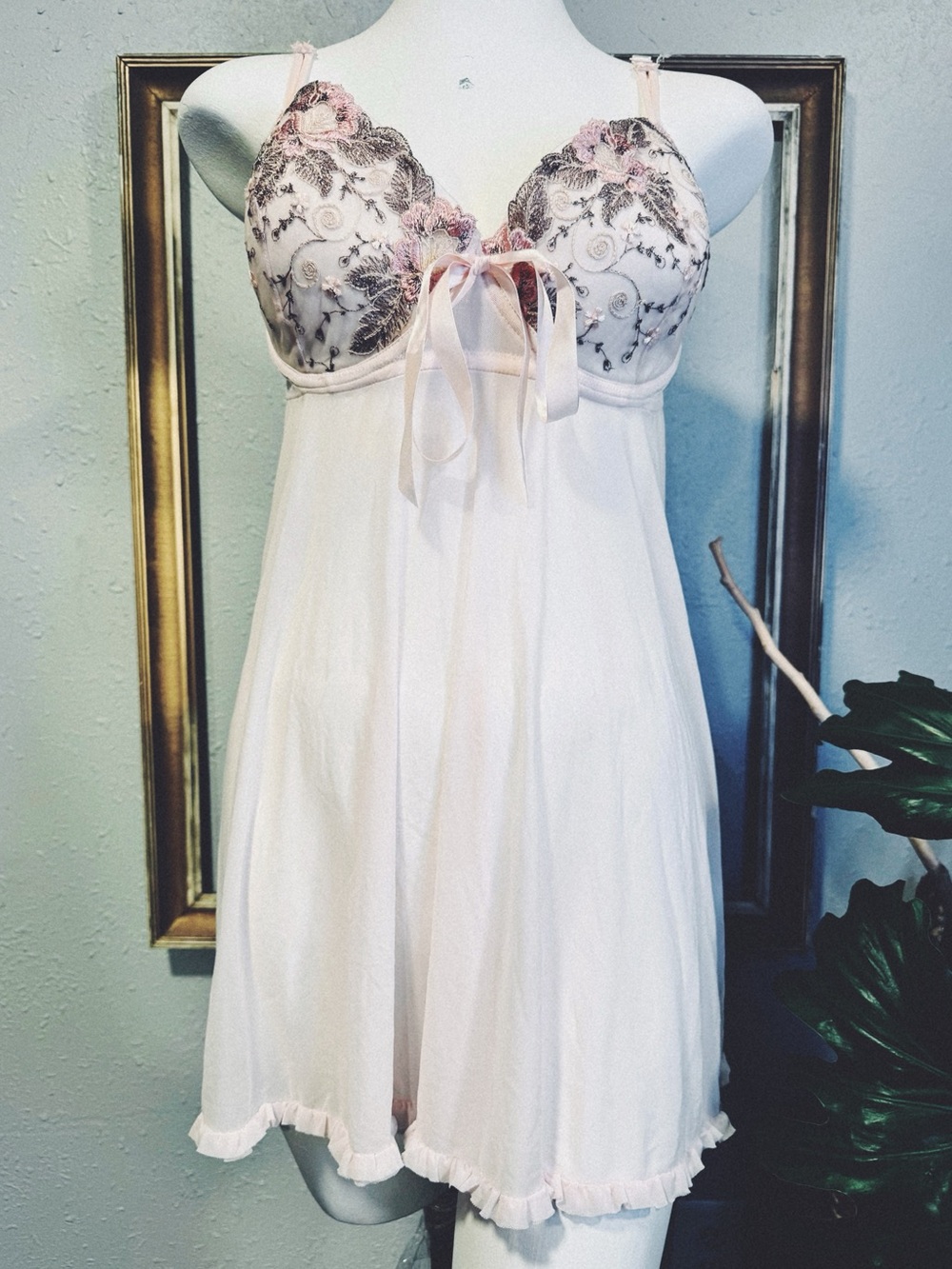 NWOT Enchanted Plus Size 22/24 Pink Floral Embroidered Babydoll Chemise Nightie